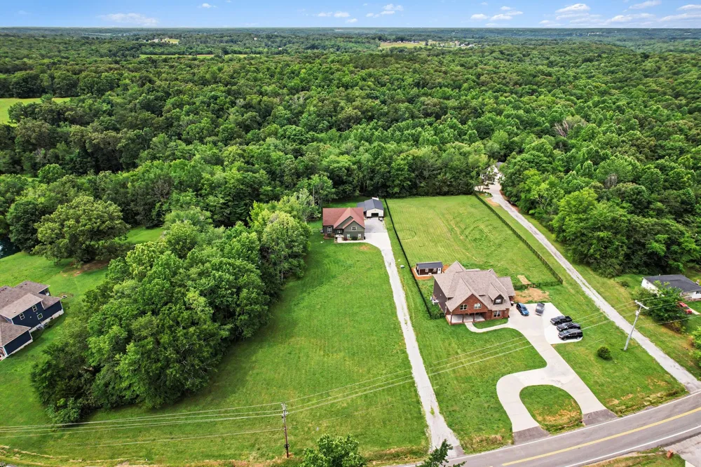 1415 Southside Rd Southside, TN 37171