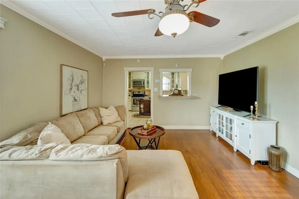1702 Vine Street Victoria, TX 77901