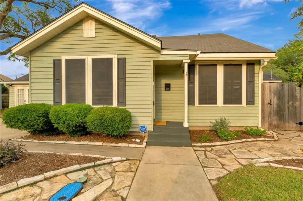 1702 Vine Street Victoria, TX 77901