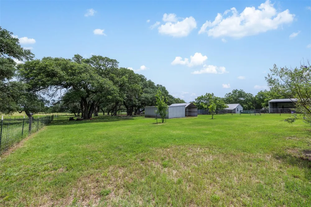 5030 Frenzel Road Round Top, TX 78954
