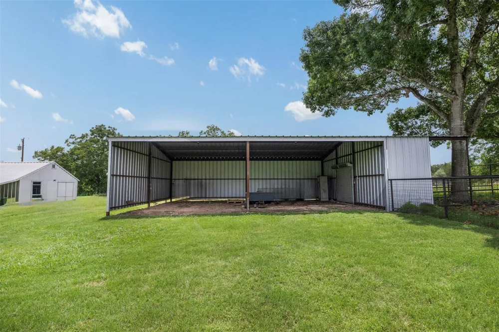 5030 Frenzel Road Round Top, TX 78954
