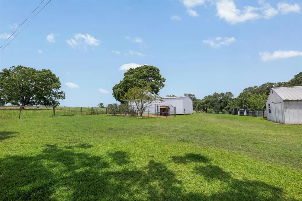 5030 Frenzel Road Round Top, TX 78954
