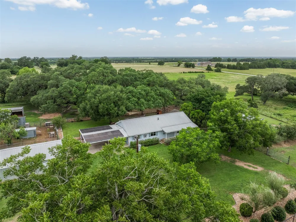5030 Frenzel Road Round Top, TX 78954