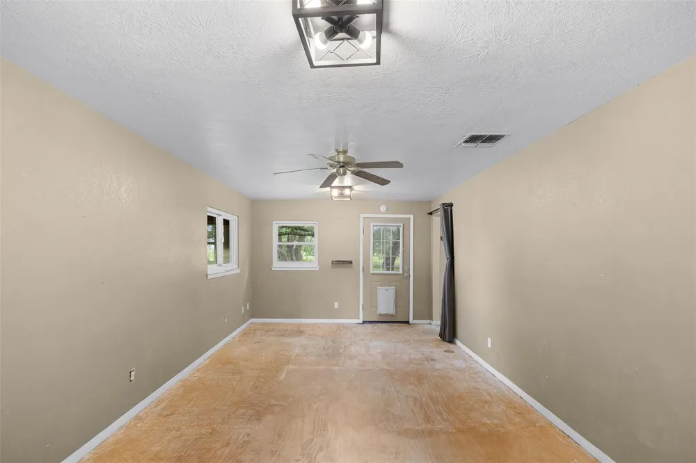 5030 Frenzel Road Round Top, TX 78954