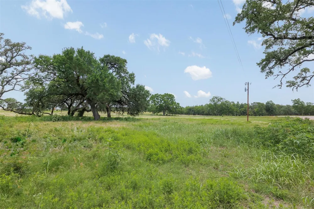 5030 Frenzel Road Round Top, TX 78954