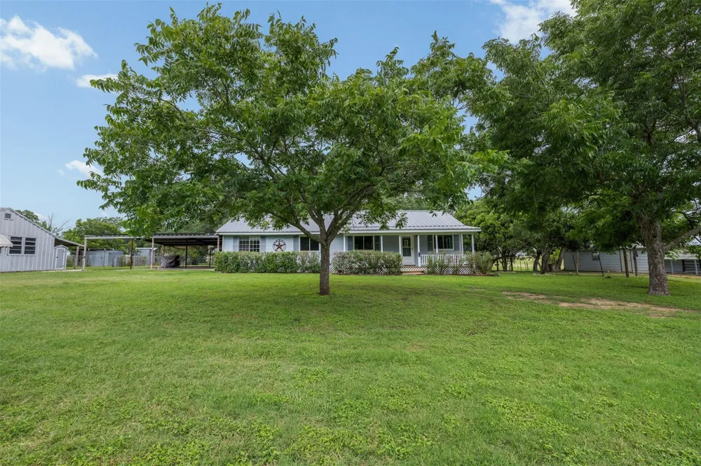 5030 Frenzel Road Round Top, TX 78954