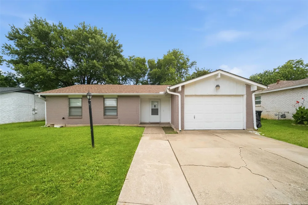 1606 Natches Drive Arlington, TX 76014