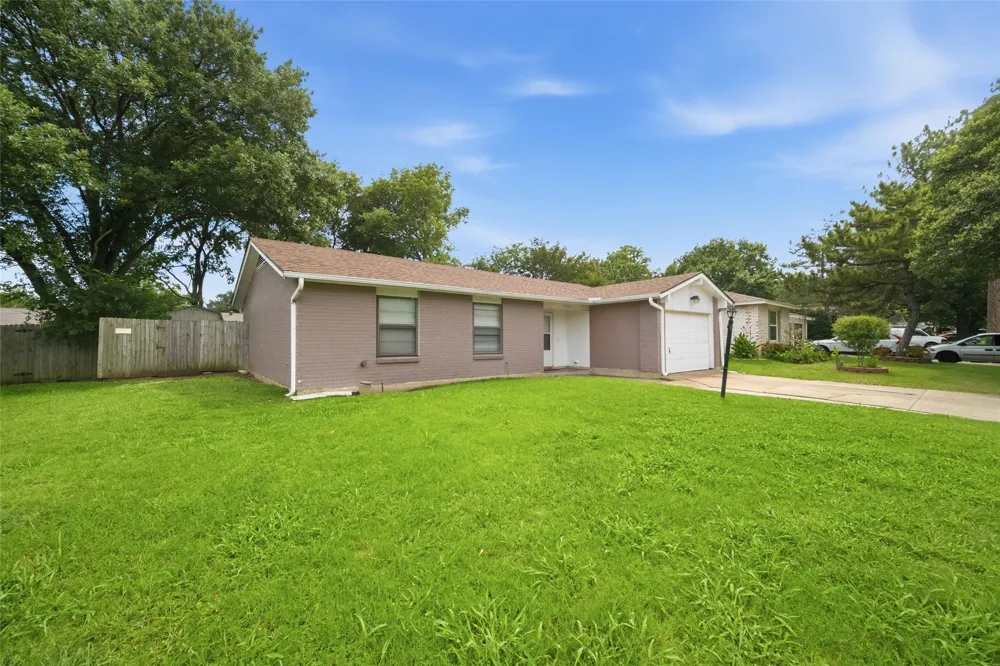 1606 Natches Drive Arlington, TX 76014