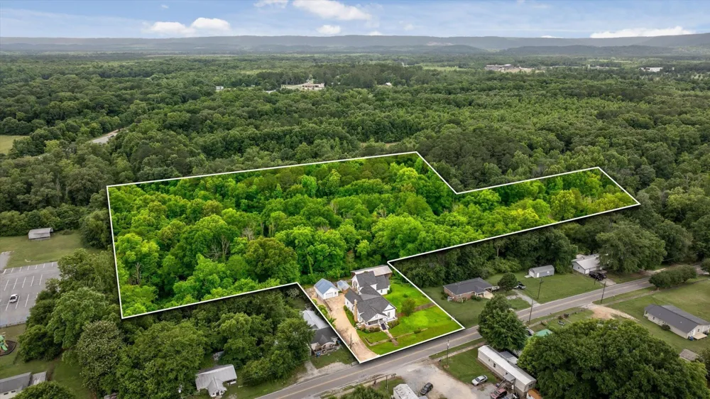435 5th Street Ashville, AL 35953