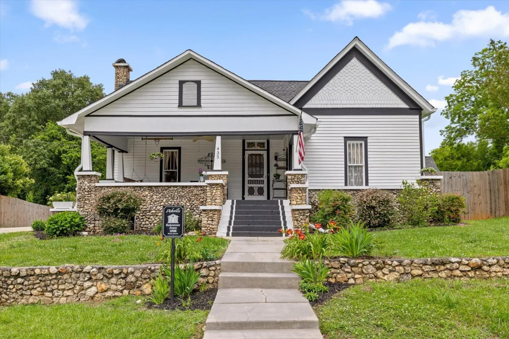 435 5th Street Ashville, AL 35953
