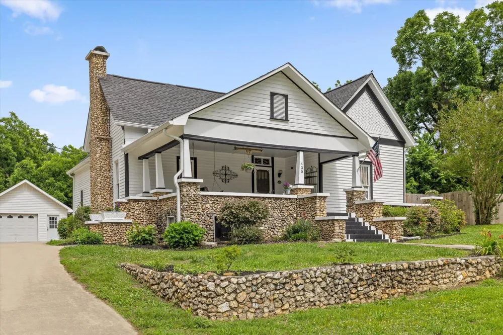 435 5th Street Ashville, AL 35953
