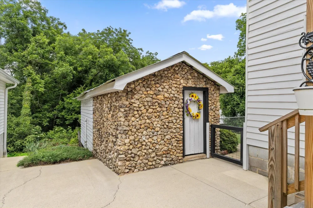435 5th Street Ashville, AL 35953