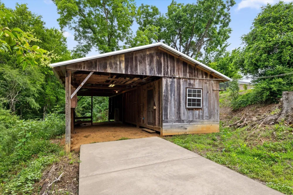 435 5th Street Ashville, AL 35953