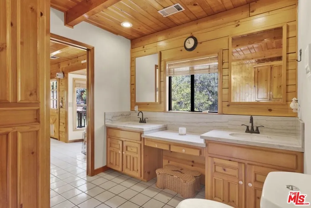 490 Lark Road Wrightwood, CA 92397