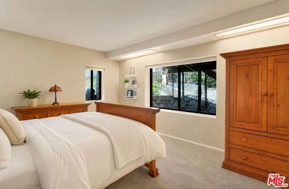 490 Lark Road Wrightwood, CA 92397