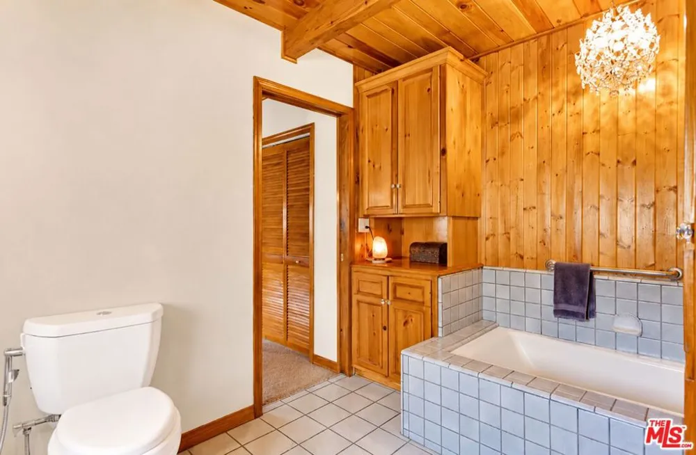 490 Lark Road Wrightwood, CA 92397