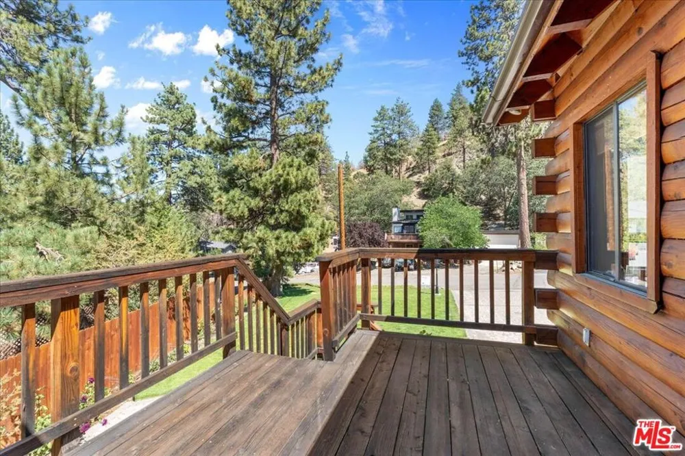 490 Lark Road Wrightwood, CA 92397