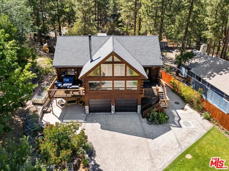 490 Lark Road Wrightwood, CA 92397