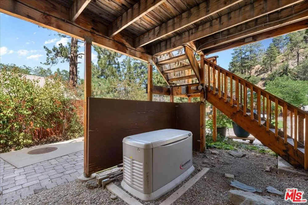 490 Lark Road Wrightwood, CA 92397