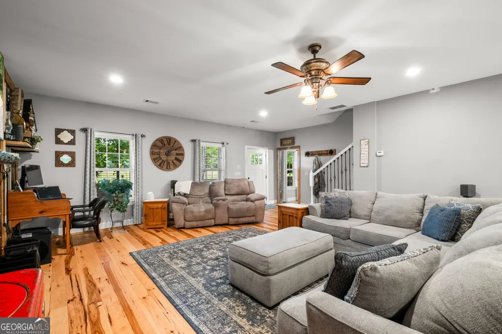 3900 County Road 15 Gaylesville, AL 35973