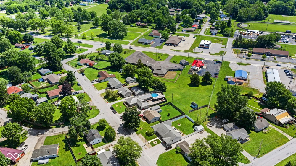 705 Maple Rockville, IN 47872