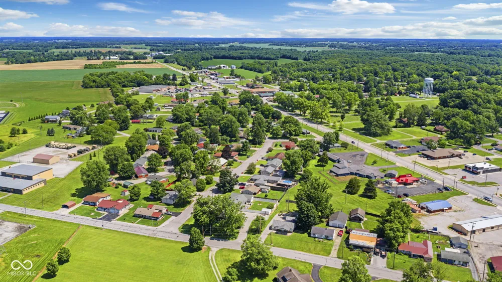 705 Maple Rockville, IN 47872