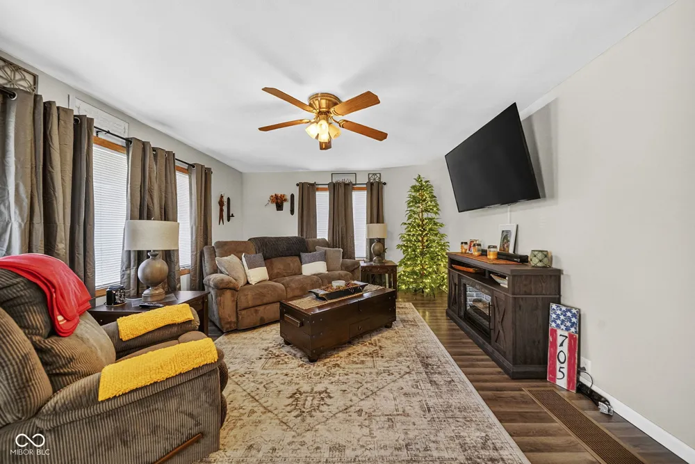705 Maple Rockville, IN 47872