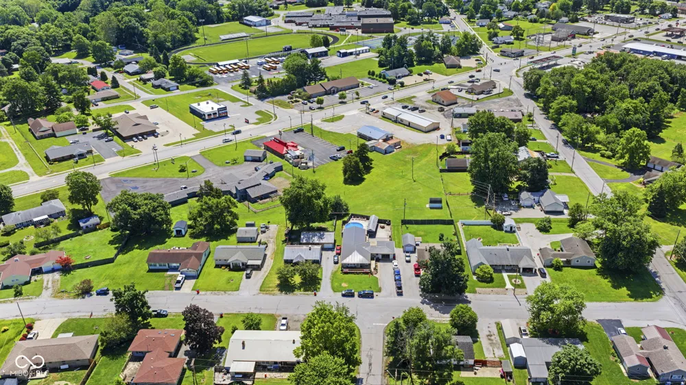 705 Maple Rockville, IN 47872