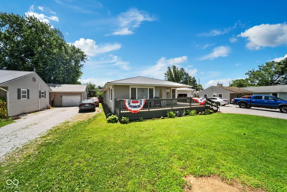 705 Maple Rockville, IN 47872