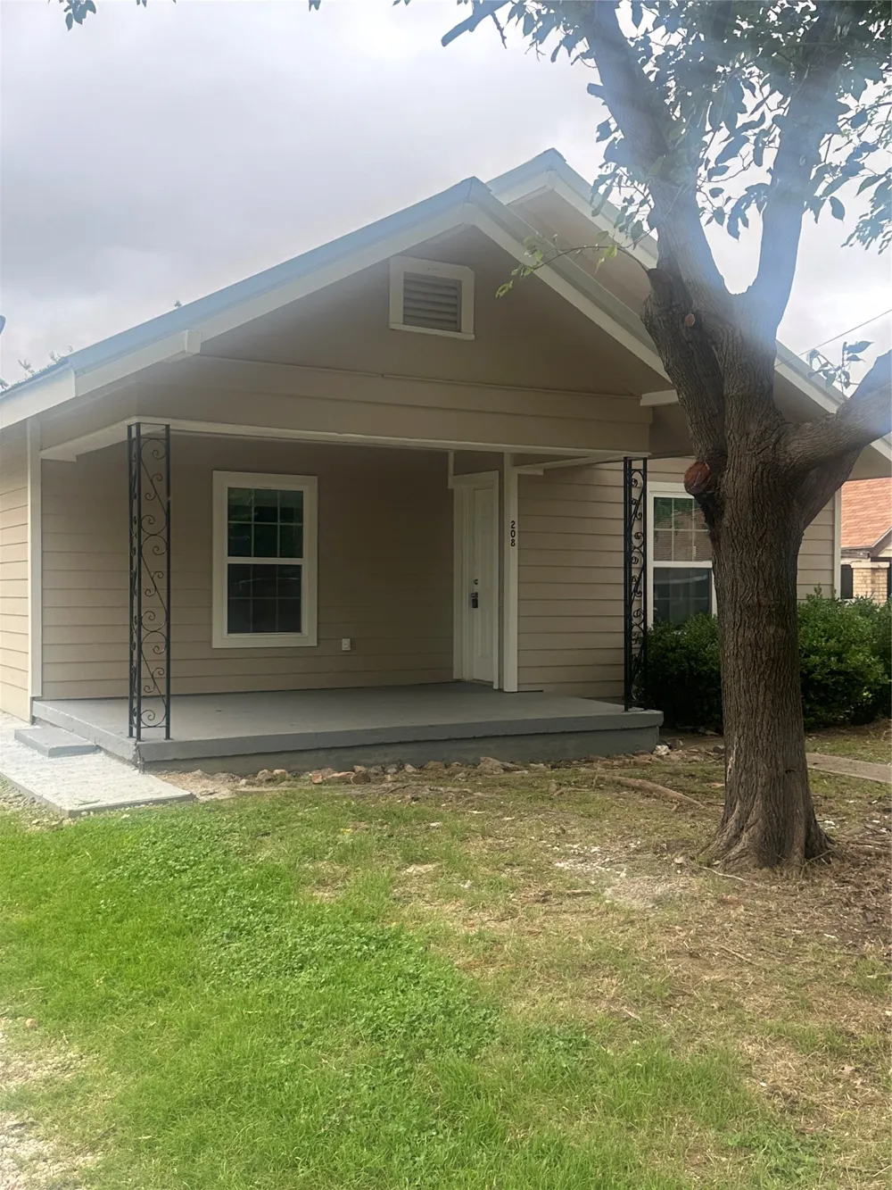 208 Washington Street Bowie, TX 76230
