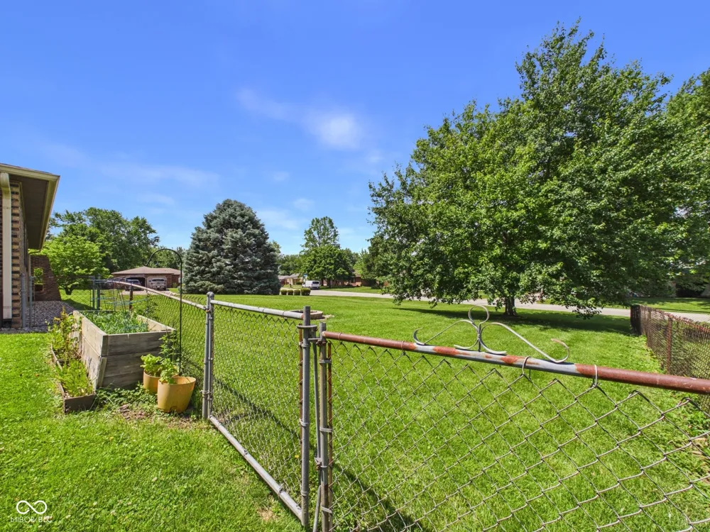 186 E Gay Drive Alexandria, IN 46001