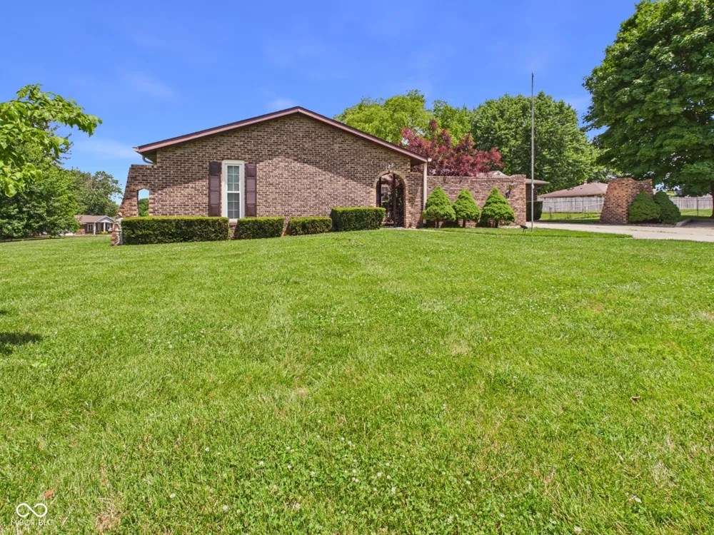 186 E Gay Drive Alexandria, IN 46001