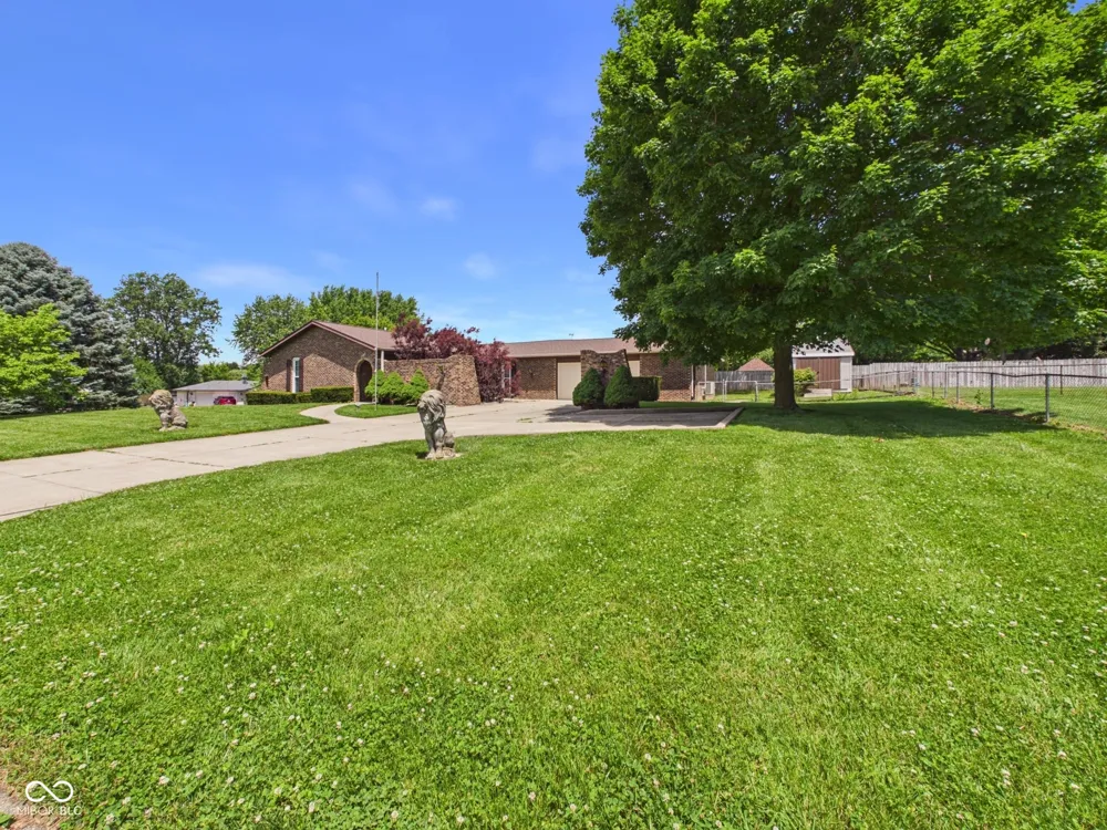 186 E Gay Drive Alexandria, IN 46001
