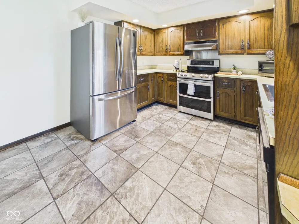 186 E Gay Drive Alexandria, IN 46001