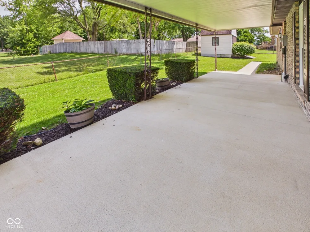 186 E Gay Drive Alexandria, IN 46001