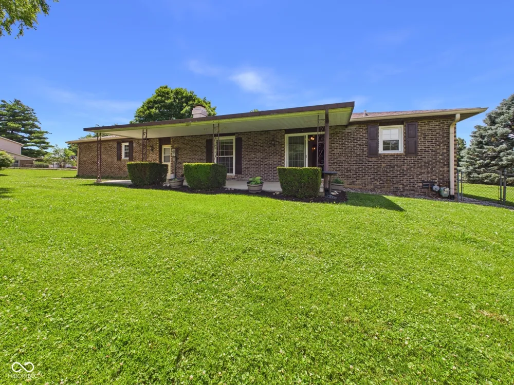 186 E Gay Drive Alexandria, IN 46001