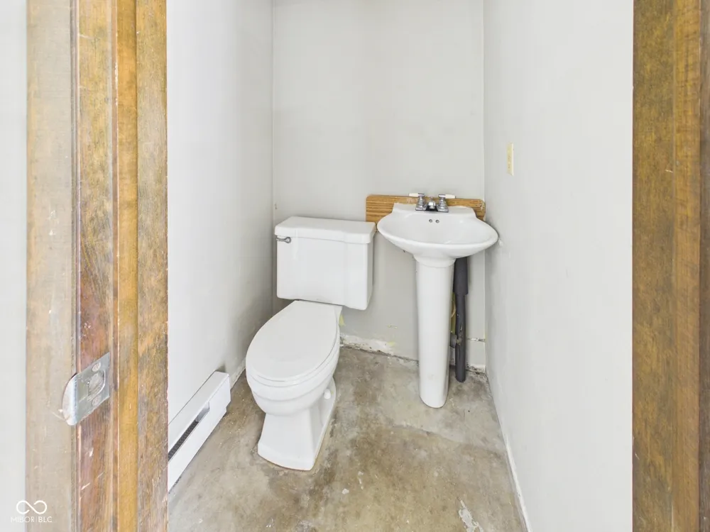 186 E Gay Drive Alexandria, IN 46001