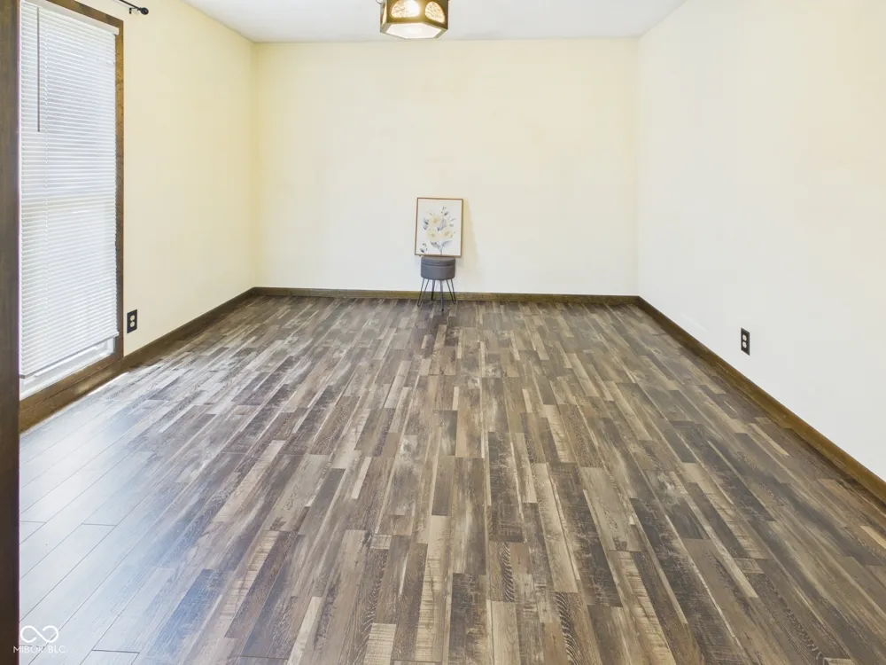 186 E Gay Drive Alexandria, IN 46001