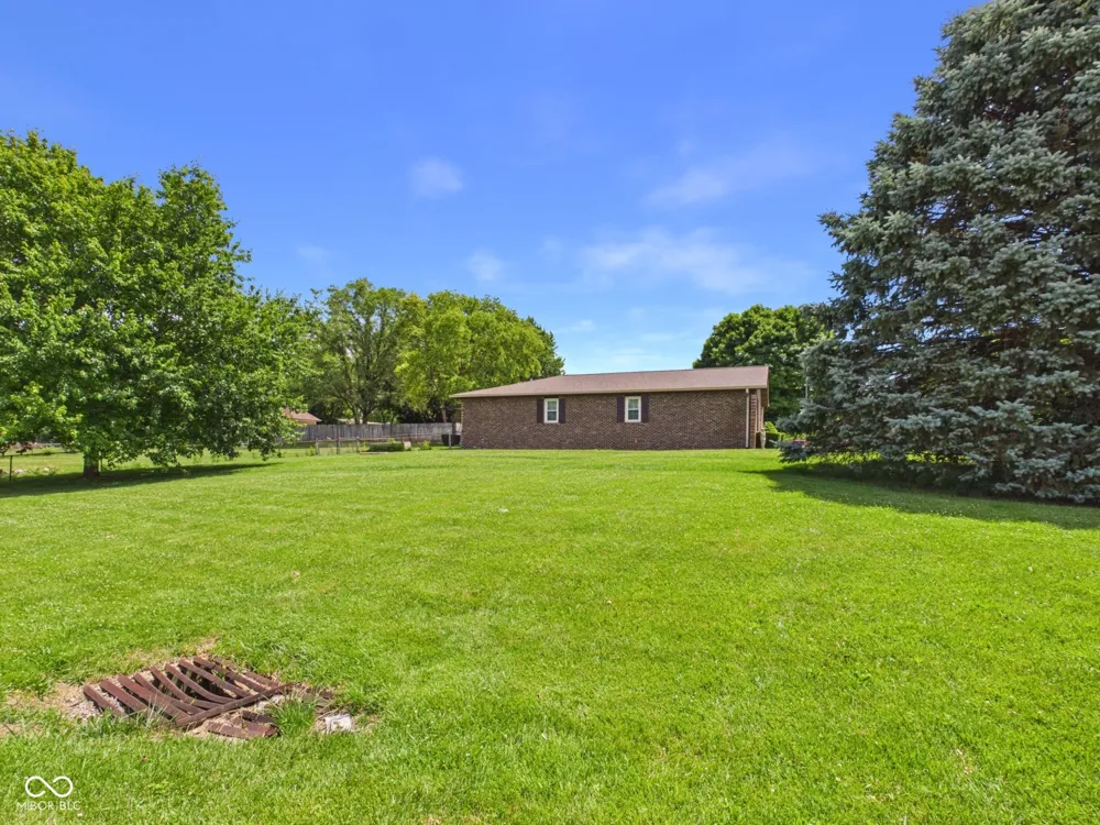 186 E Gay Drive Alexandria, IN 46001