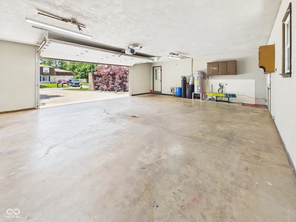 186 E Gay Drive Alexandria, IN 46001