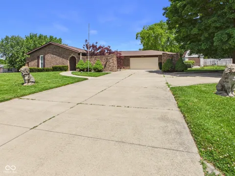 186 E Gay Drive
