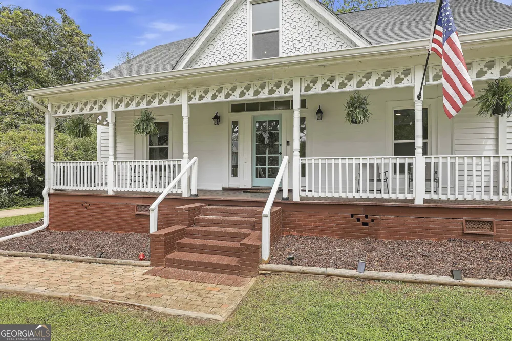 21 Smith ST Grantville, GA 30220