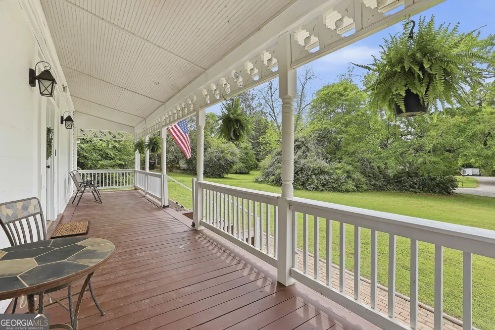 21 Smith ST Grantville, GA 30220