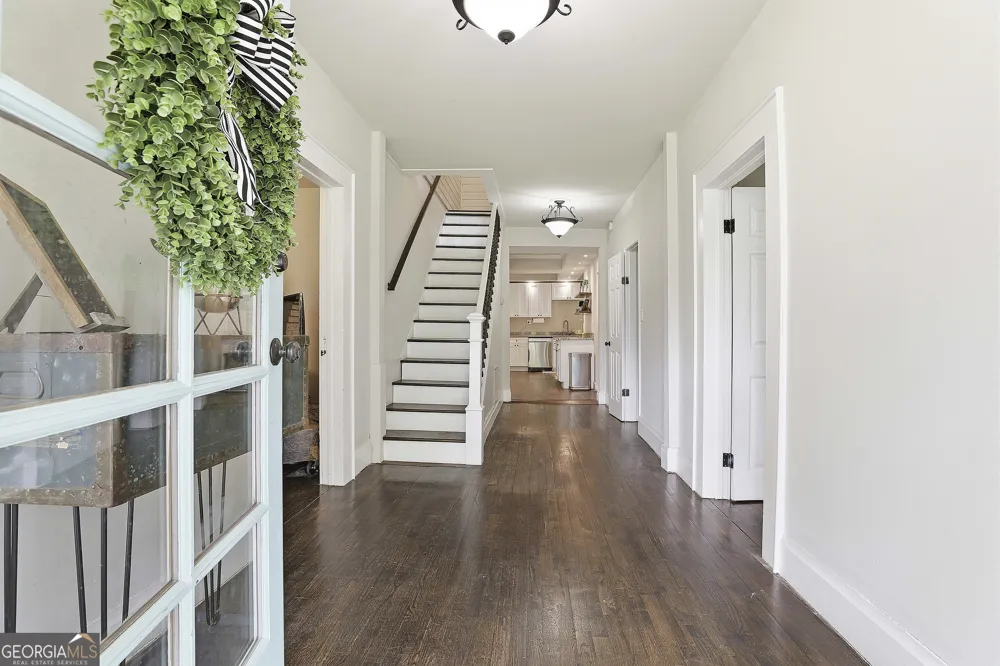 21 Smith ST Grantville, GA 30220