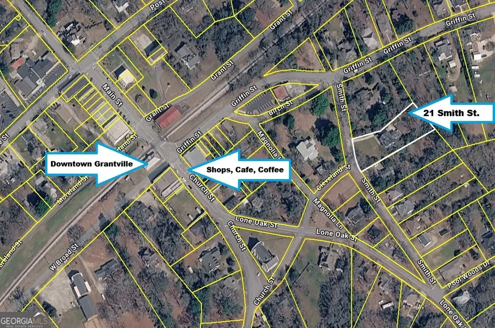 21 Smith ST Grantville, GA 30220