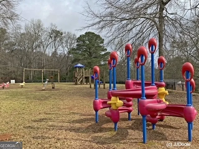 21 Smith ST Grantville, GA 30220