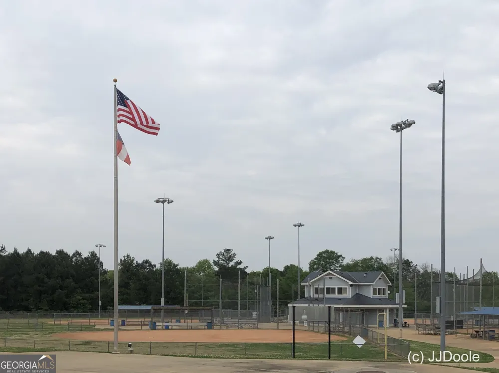 21 Smith ST Grantville, GA 30220