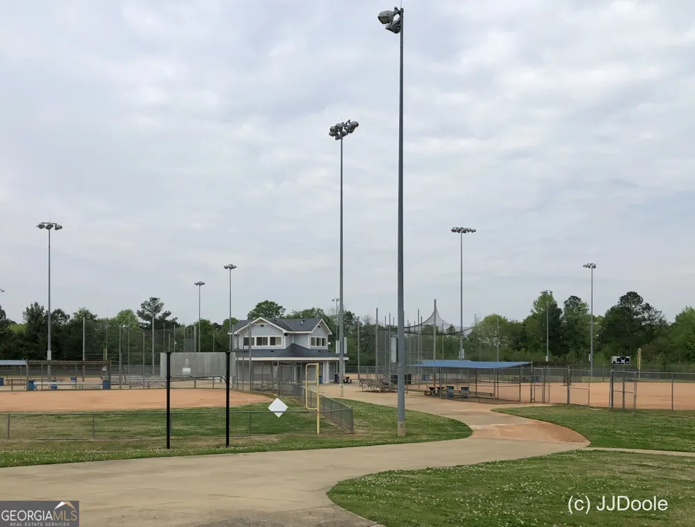 21 Smith ST Grantville, GA 30220