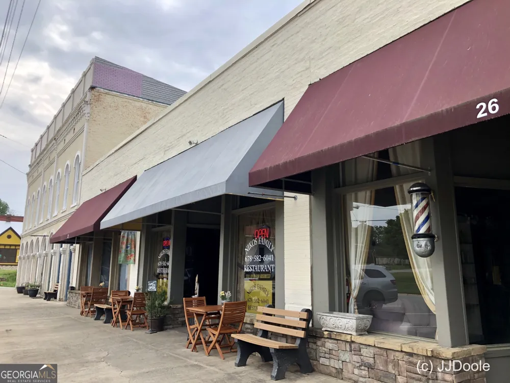 21 Smith ST Grantville, GA 30220