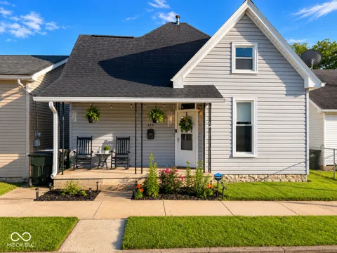 335 W North